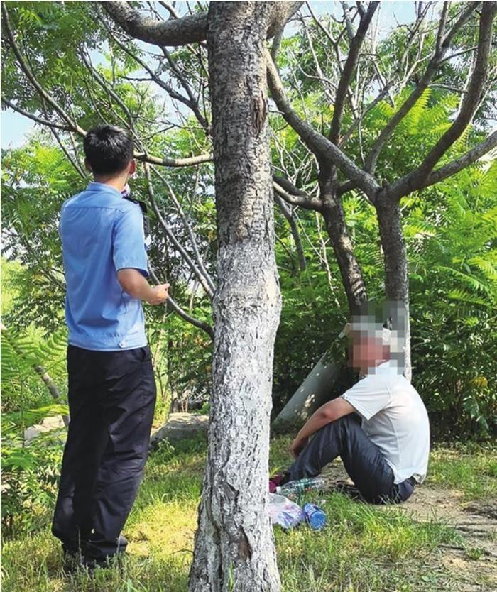 老人登山迷路 辽阳县民警搜山寻人