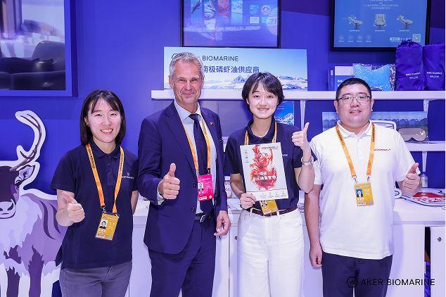 图片左二:汉宁先生,挪威驻华大使馆商务参赞/挪威创新署中国区负责人