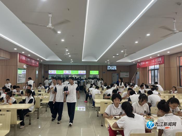 市直4所学校先行试水！九江市积极推动学校食堂自主经营