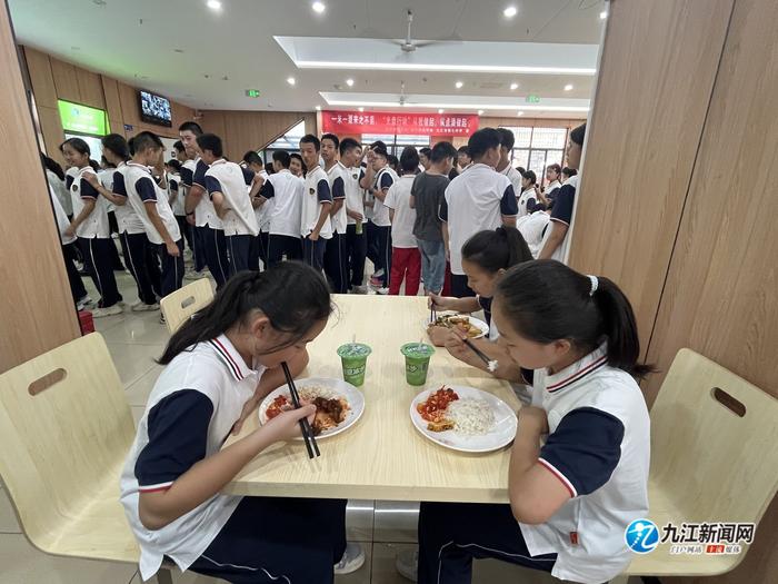 市直4所学校先行试水！九江市积极推动学校食堂自主经营