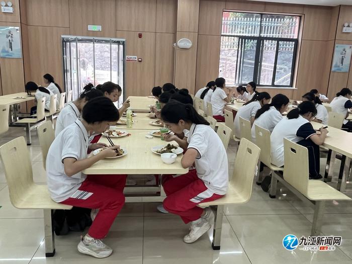 市直4所学校先行试水！九江市积极推动学校食堂自主经营