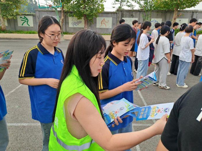 中江县东北镇开展秋季“开学第一课”——禁毒知识进校园活动