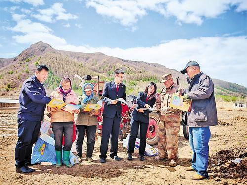 以司法建议“小药方”助力做好基层治理“大文章”