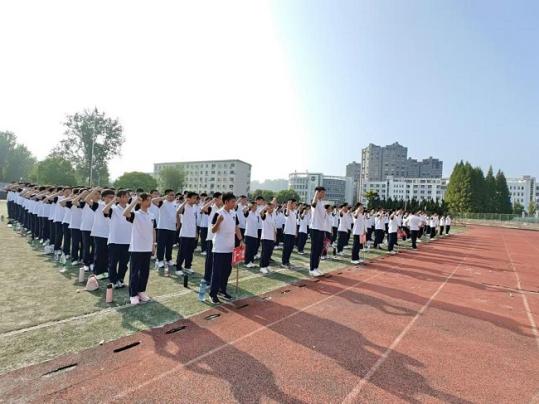 九江三中鹤问湖校区举行2024级新生入学教育暨军训动员大会