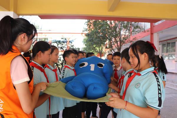 茅箭区茅箭小学开展儿童平安生存训练实践活动