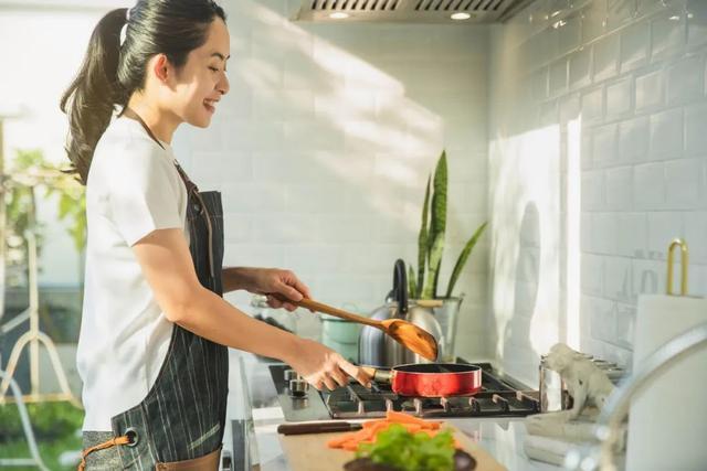 快放假啦！“大饱口福”前，别忘了健康饮食！今年，“神奇碳水”有话说……｜静宝聊天室