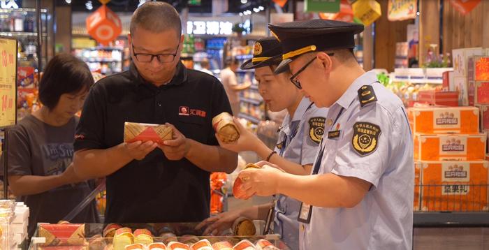 休宁县：强化月饼市场监管 守护中秋团圆味道