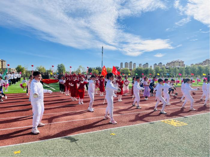 看，闪闪发光的青春！大庆市萨尔图区第二十一届中小学生运动会开幕！