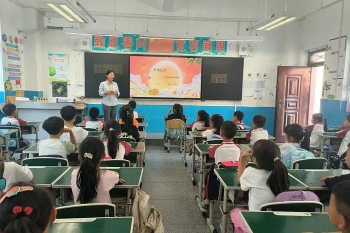 老房子里的小小彩画匠——西安市钟鼓楼博物馆走进雷寨小学