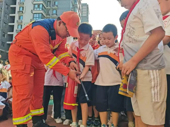 未央区长乐第二小学消防演练活动