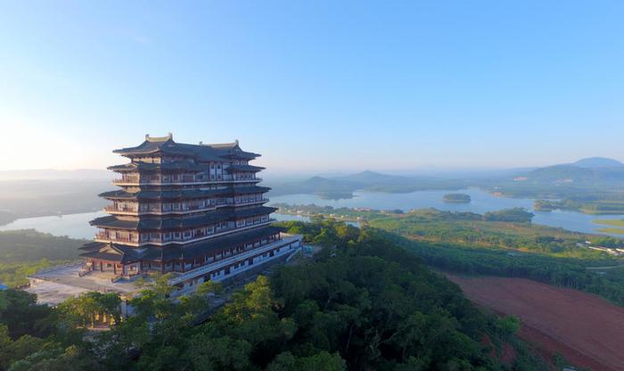 这 是 一 篇 海 南 赏 月 指 南