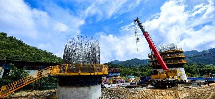 中秋不停歇！云浮施工建设者奋战建设一线