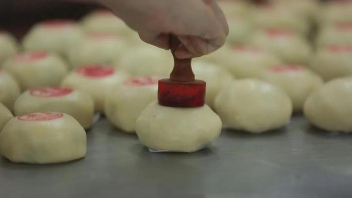 月满饼香潮州味 | 潮州朥饼：遵循古法 香飘百年