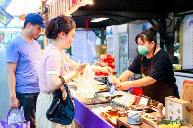 为期5天！“江南吃货节”在锦江乐园开幕，50多种特色美食邀你品尝……