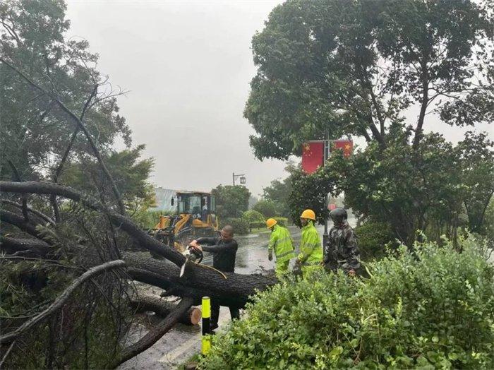 江苏无锡：闻“风”而动 逆“雨”前行，他们逆行而上守护一城平安