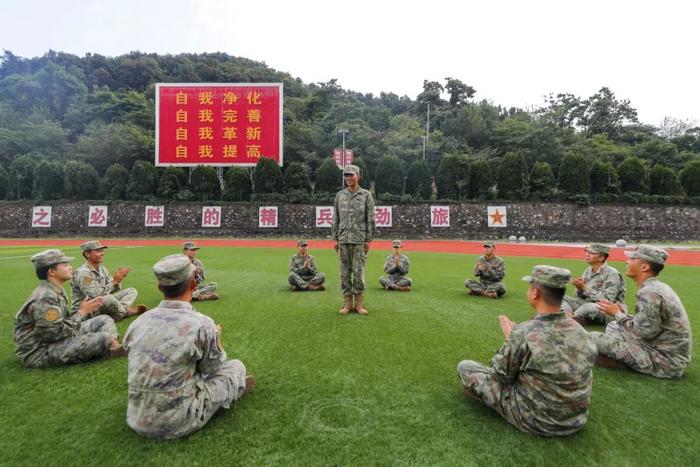 向“最美新时代革命军人”张瑛同志学习②|打出“四学”组合拳，人人踊跃“站排头”