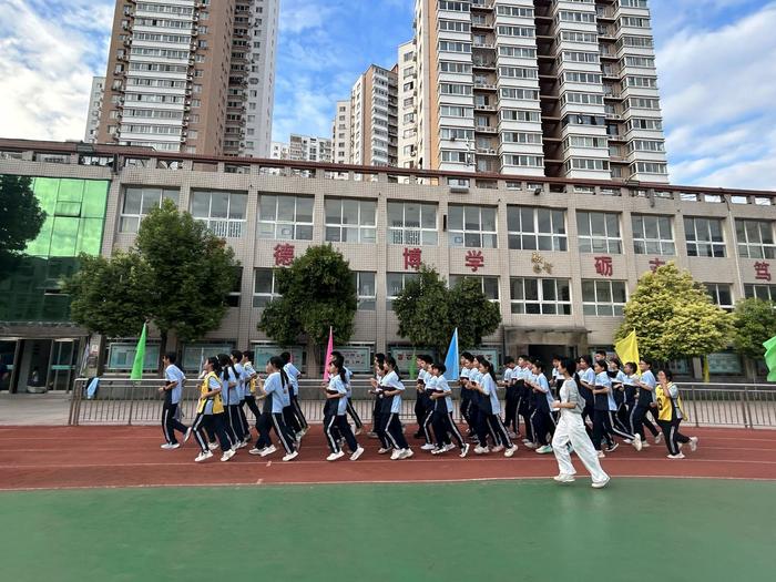 阳光课间展风采，激情跑操奔未来——郑州市第四十四初级中学举行2024年课间美跑比赛