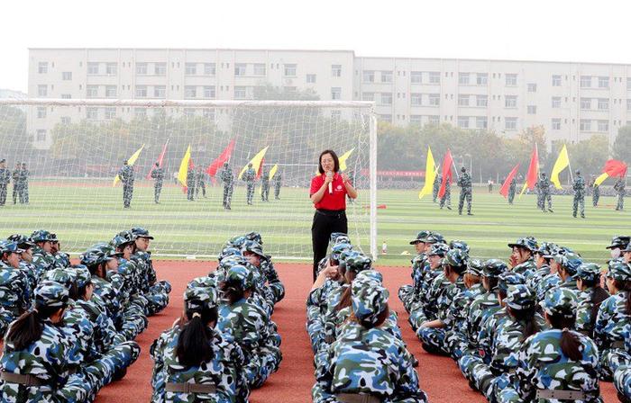 银川科技学院：思政课走进军训场 理想信念深植青年心