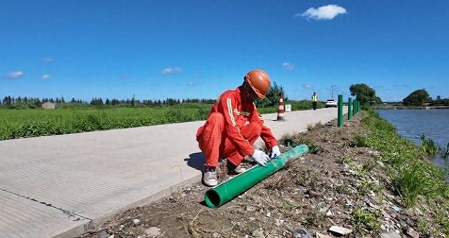 陈家镇为道路系上“安全带”，村民心里更踏实了