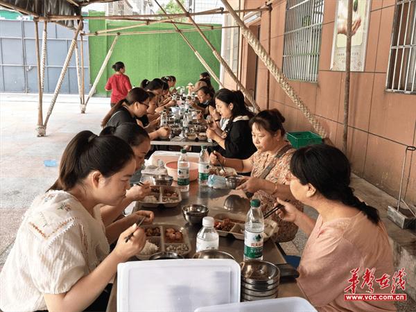 关注食品安全  守护美好“食”光  安乡县城北小学开展“食堂开放日”活动