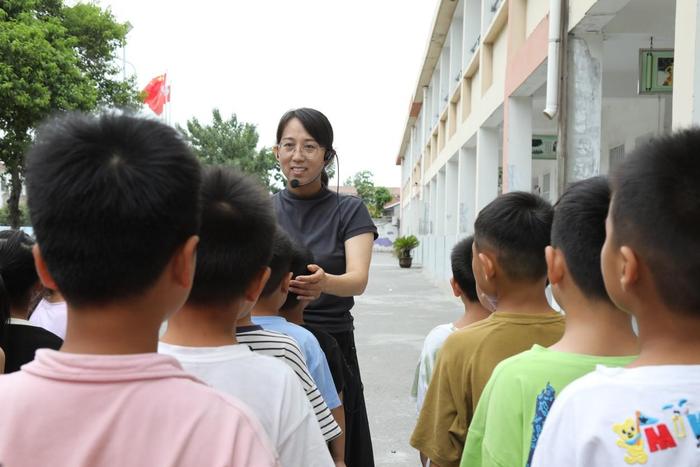 甘做学生成长道路上的“点灯人”  ——记濉溪县五铺中心小学教师裴婷婷