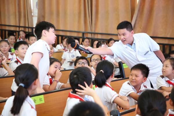 市五堰小学联合开展全国科普日活动