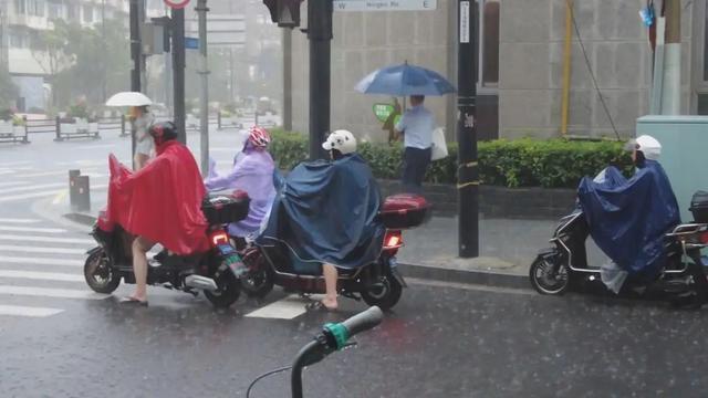 今夜局部仍有大到暴雨，下周最高气温大多不足30℃