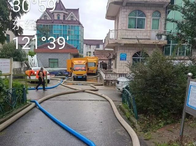 全力防御台风“普拉桑”风雨影响，排水突击队抢险进行时~