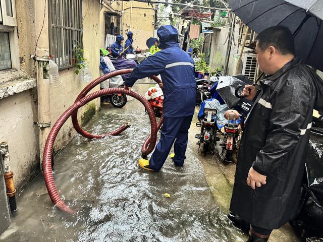 五里桥街道：他们和暴雨争分夺秒