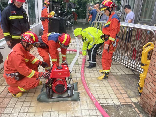 警消联手，海华小学“积水困境”得到迅速解决