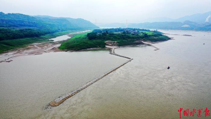 长江上游朝天门至涪陵河段航道整治工程全面建成并投入试运行