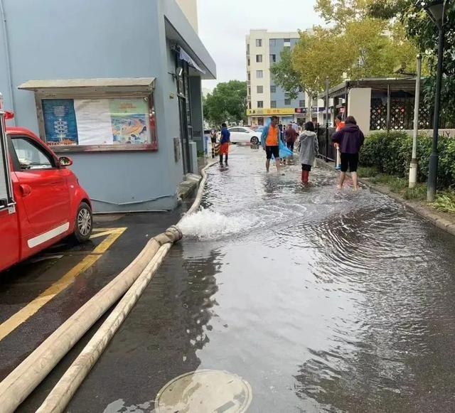 全力防御台风“普拉桑”风雨影响，排水突击队抢险进行时~