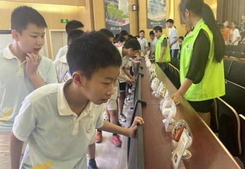 防范药物滥用 护航无毒青春 简阳市射洪坝街道开展新生入学禁毒宣传