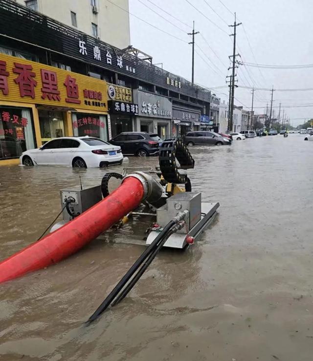 全力防御台风“普拉桑”风雨影响，排水突击队抢险进行时~