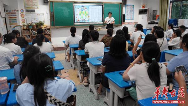 张家界民族小学召开一年级新生暨“防性侵、防欺凌、防溺水”家长会