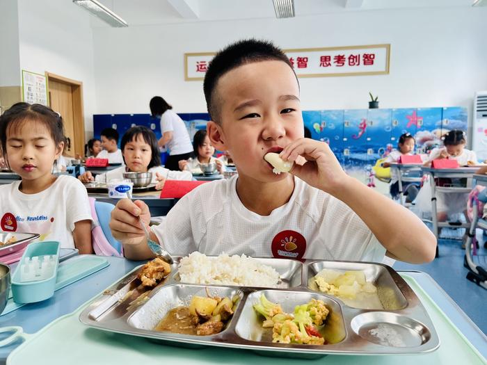 青岛宁德路小学：创新幼小衔接模式，助力新生平稳过渡