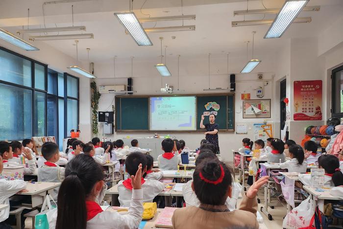 管城区外国语牧歌小学：提升课堂品质 指向核心素养课堂