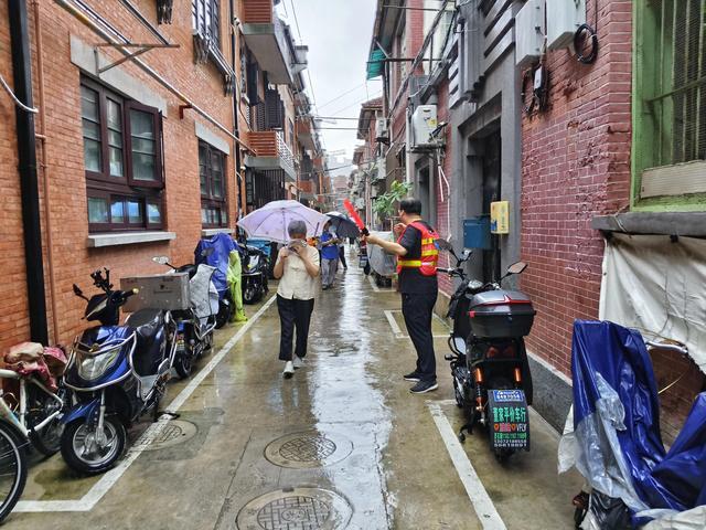 承兴居民区举行防空应急演练