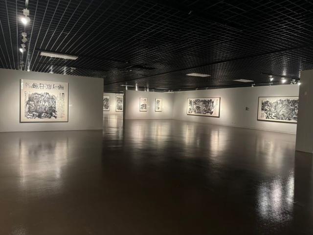 中华艺术宫举办首个安徽籍艺术家个展，朱松发：传统笔墨现代“写意”