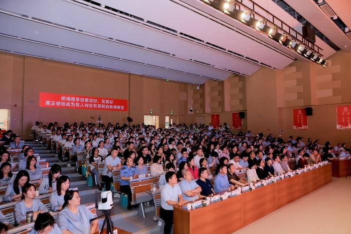 建校五载，岛城名校续写新辉煌