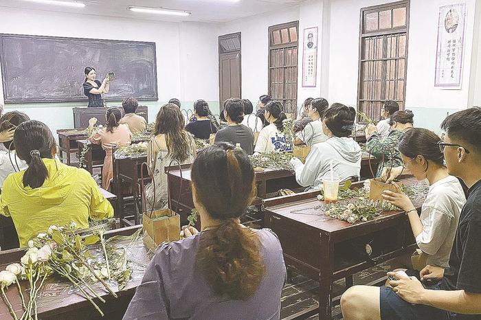 江苏盐城：“市民夜校”为市民生活增添别样精彩