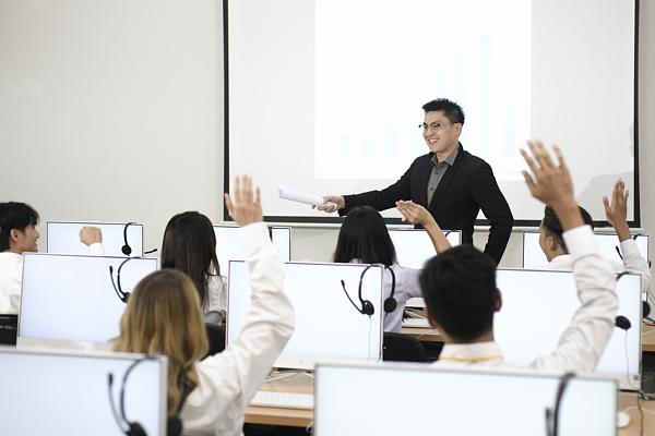 上班族抢着学的高校微专业是什么？