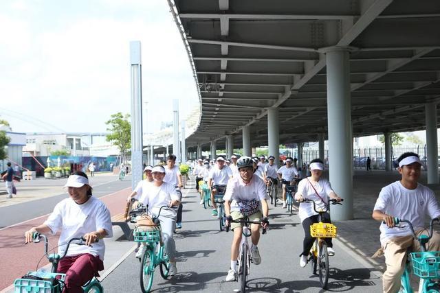 绿色出行 “申”情相约，“922世界无车日”骑行活动在黄浦滨江慢行示范区举行