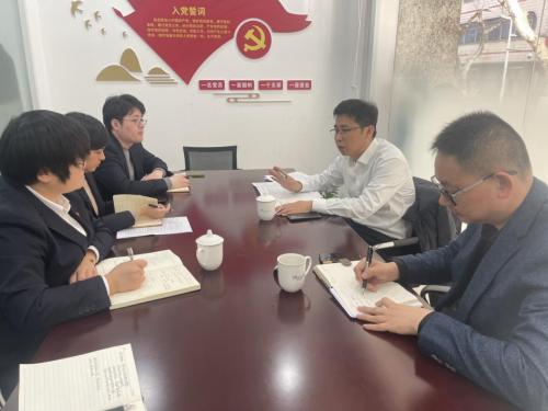 图为省行督导检查座谈会,听取先进服务管理经验
