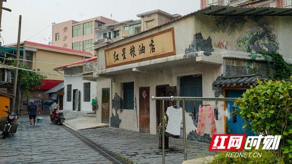 一座城的散文诗，一条路的鱼水情丨人民路上原住民·益阳篇