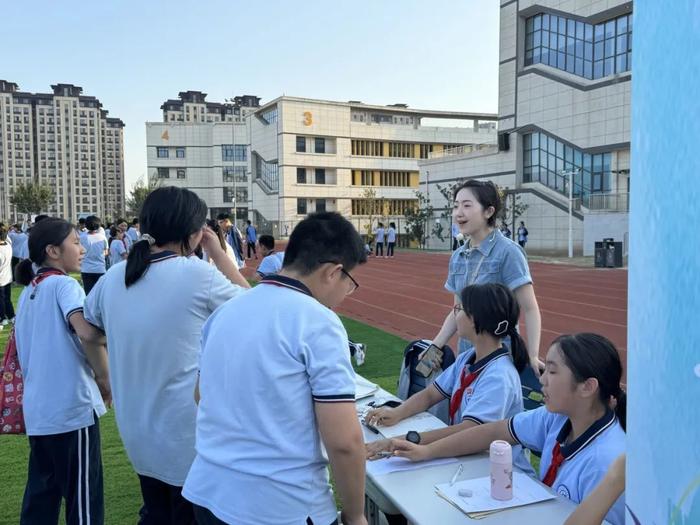 梦想启航 青春绽放丨西安交大附中空港校区社团纳新场面太火爆了......