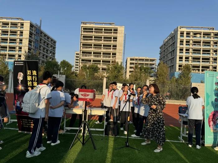 梦想启航 青春绽放丨西安交大附中空港校区社团纳新场面太火爆了......