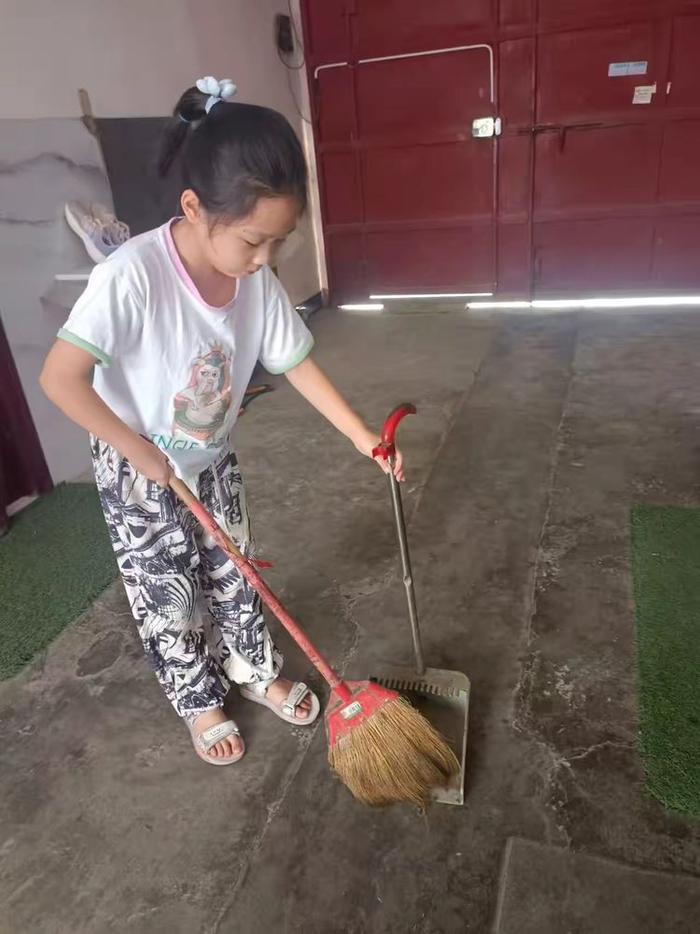 灞桥区新建小学开展“劳有所获，动见成长”为主题的劳动实践活动