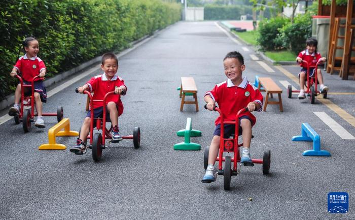 浙江长兴：幼儿园开展迎国庆快乐游戏节