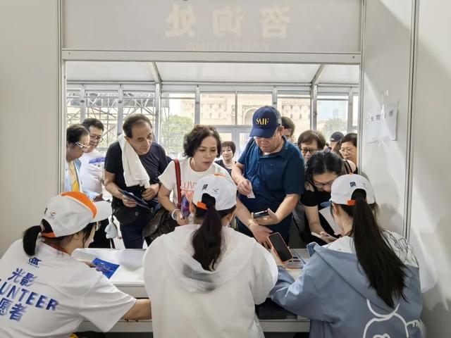 瞧，首届上海国际光影节主会场还有另一道风景线！马上带你去看~